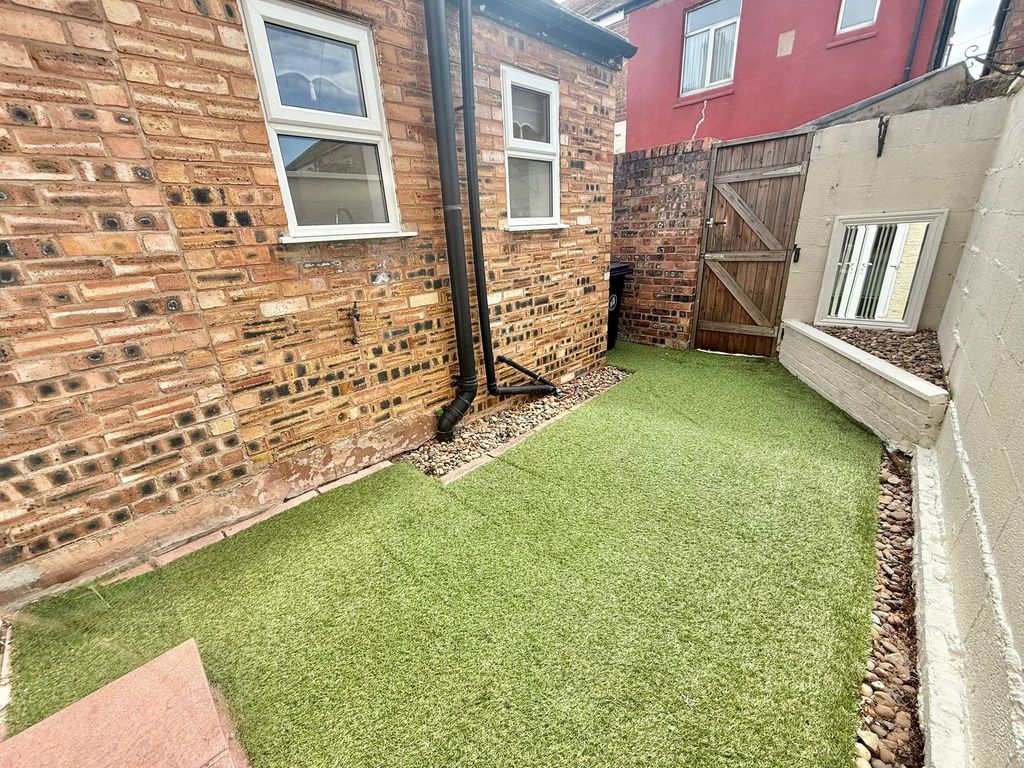 Property photo 2 of 14
