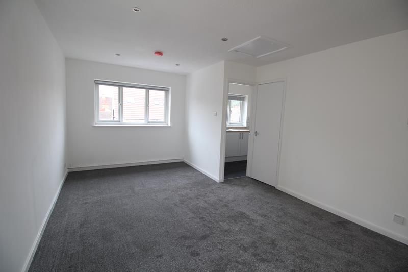 Property photo 3 of 6 Lounge .