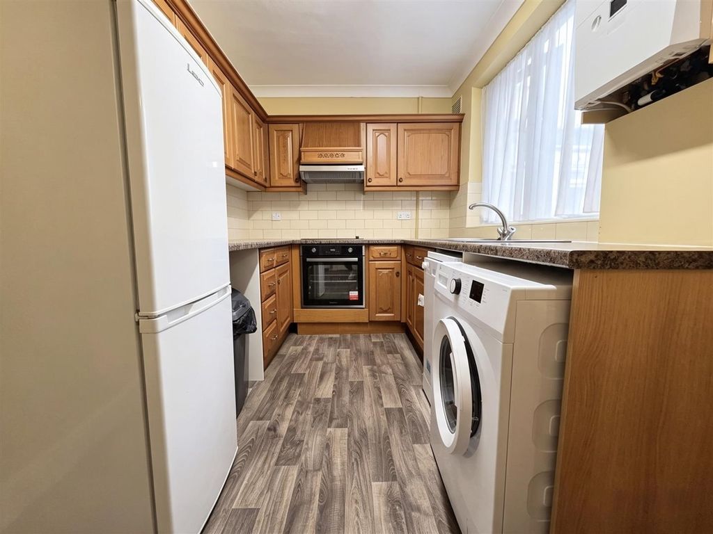Property photo 2 of 11 31F6Ed57-Ecbf-4Ca2-Ab36-Ef5859Da2563.Jpg