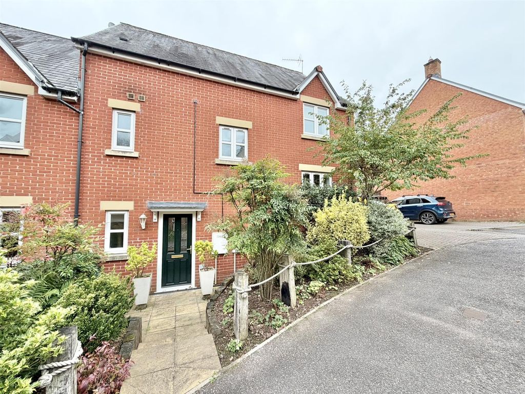 Property photo 1 of 26 Front Aspect