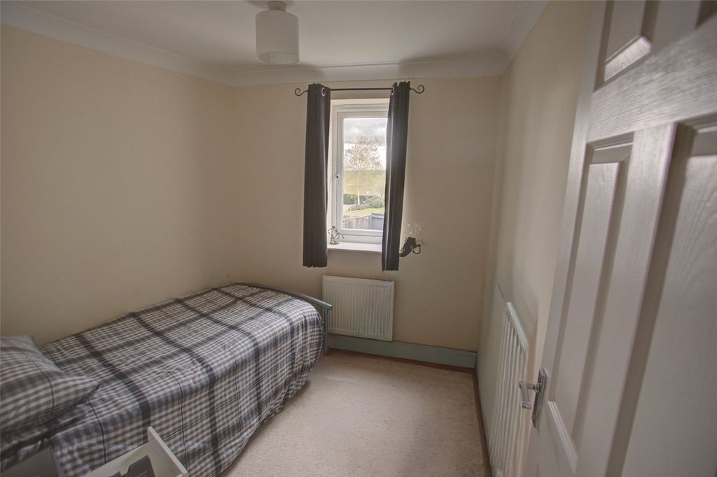 Property photo 2 of 11 Picture No. 17