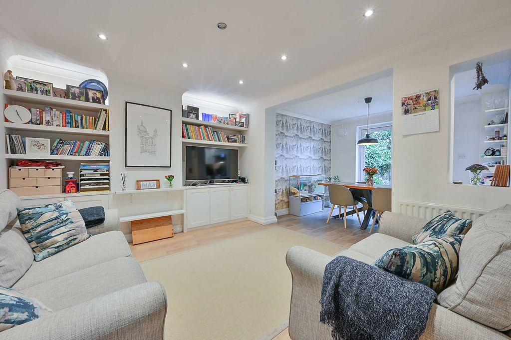 Property photo 2 of 9