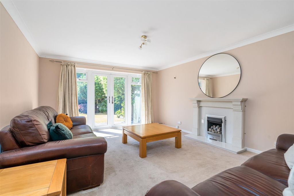 Property photo 2 of 13 2220 Stratford Road_4.Jpg