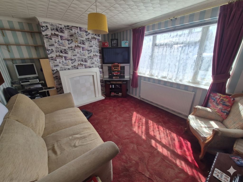 Property photo 2 of 10 5078841