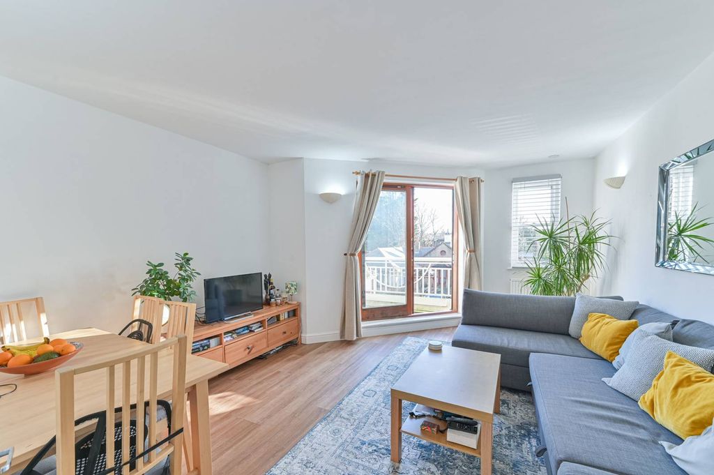 Property photo 2 of 9