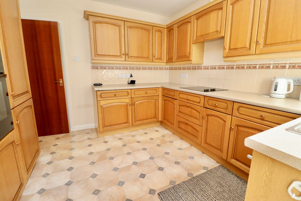 Property photo 3 of 13 Img_0969