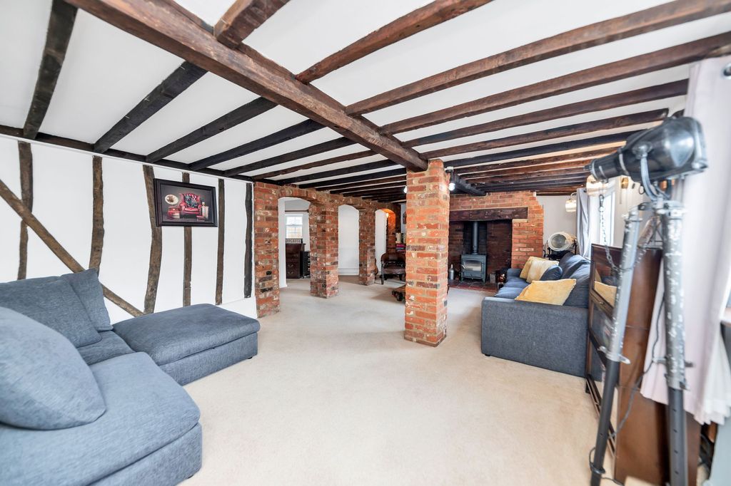 Property photo 2 of 13