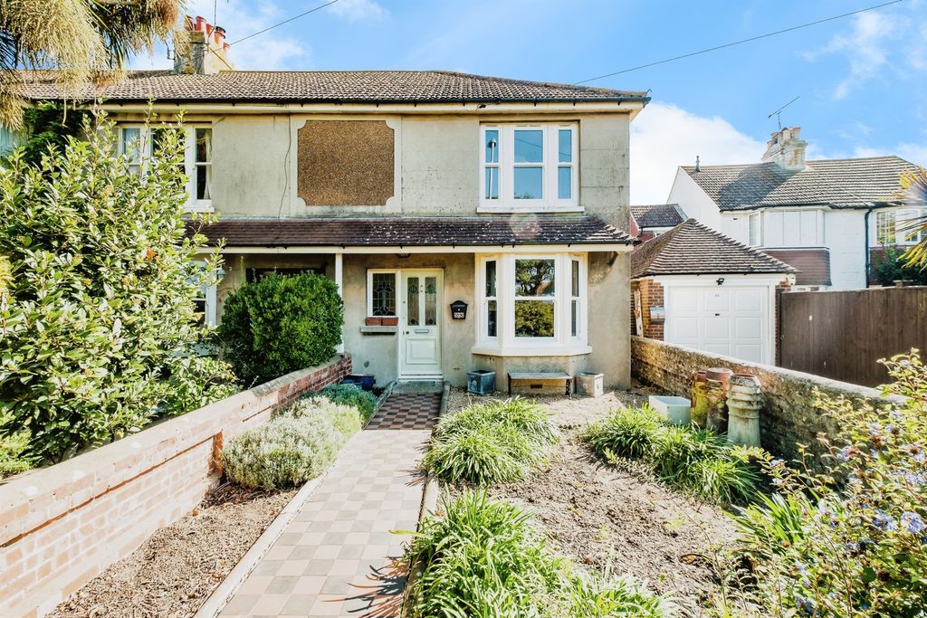 Property photo 1 of 12