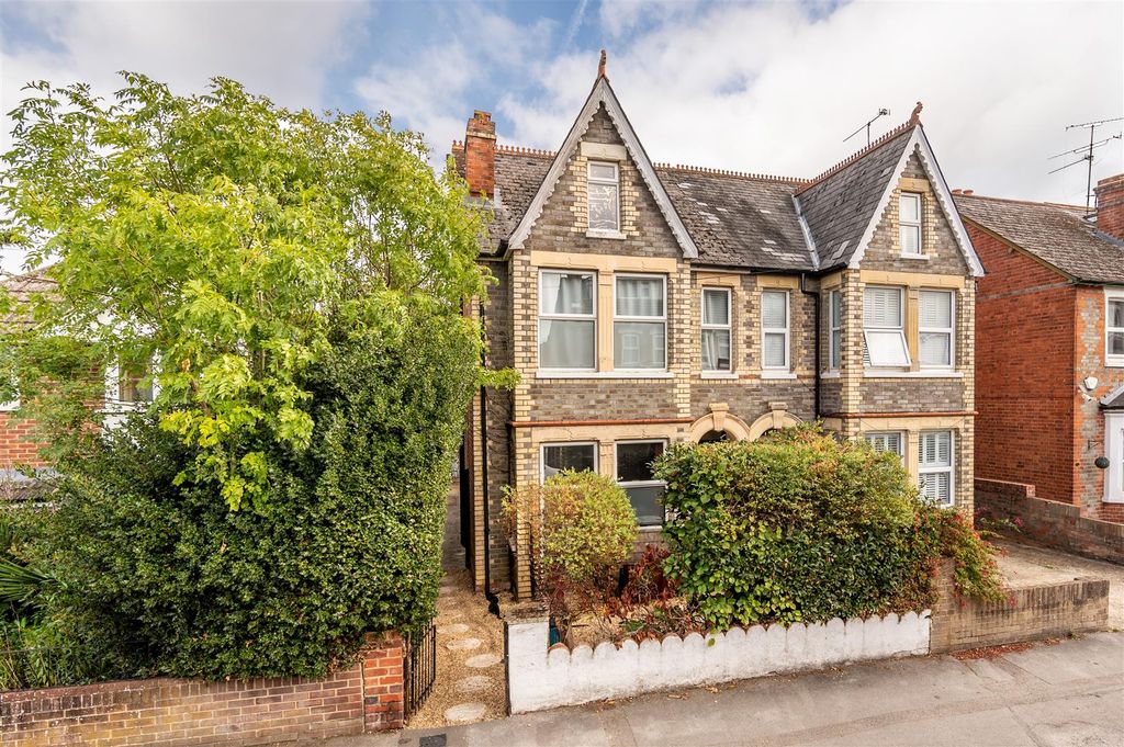 Property photo 1 of 11