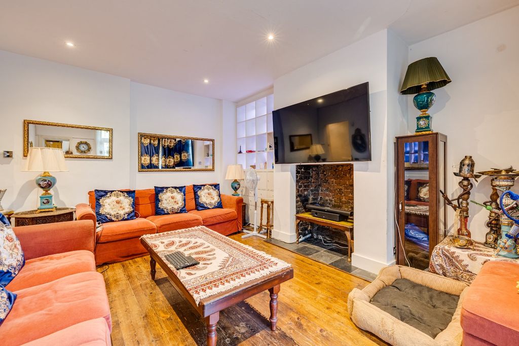 Property photo 2 of 7