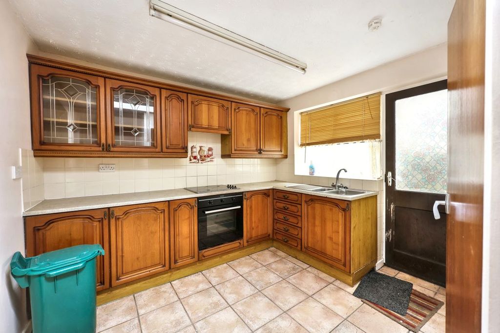 Property photo 2 of 18
