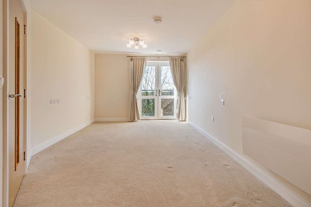 Property photo 1 of 9 Living Room