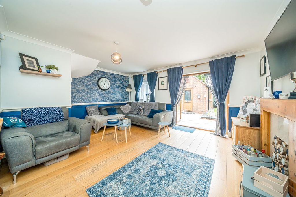 Property photo 2 of 7