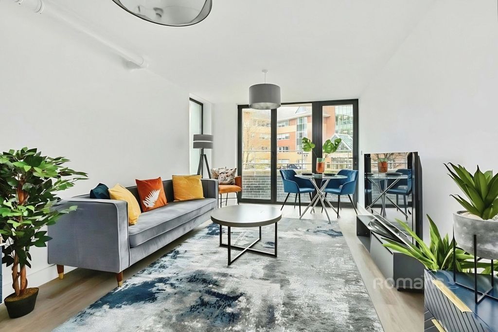 Property photo 3 of 11 Pbox-Img.Jpeg