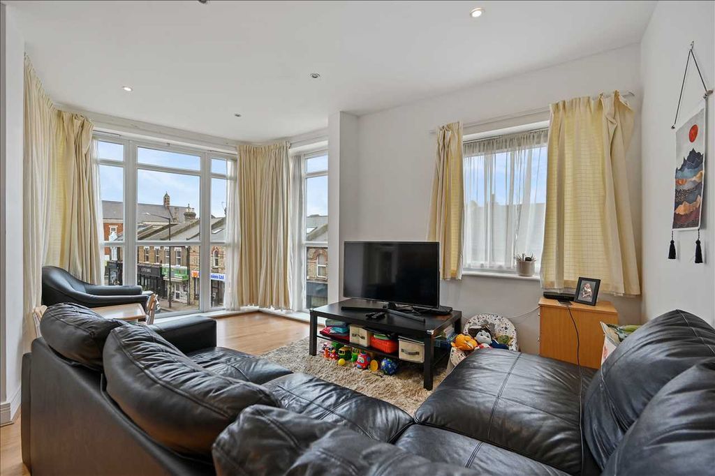 Property photo 3 of 10