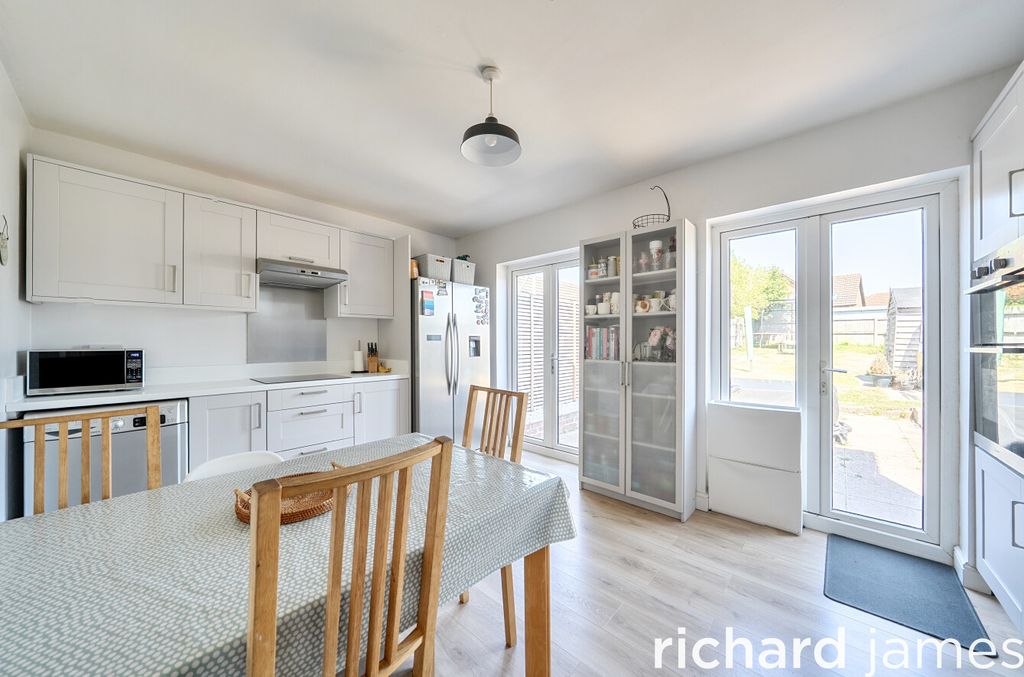 Property photo 2 of 17 71577Bb1Fe6340118940927A24E1d565