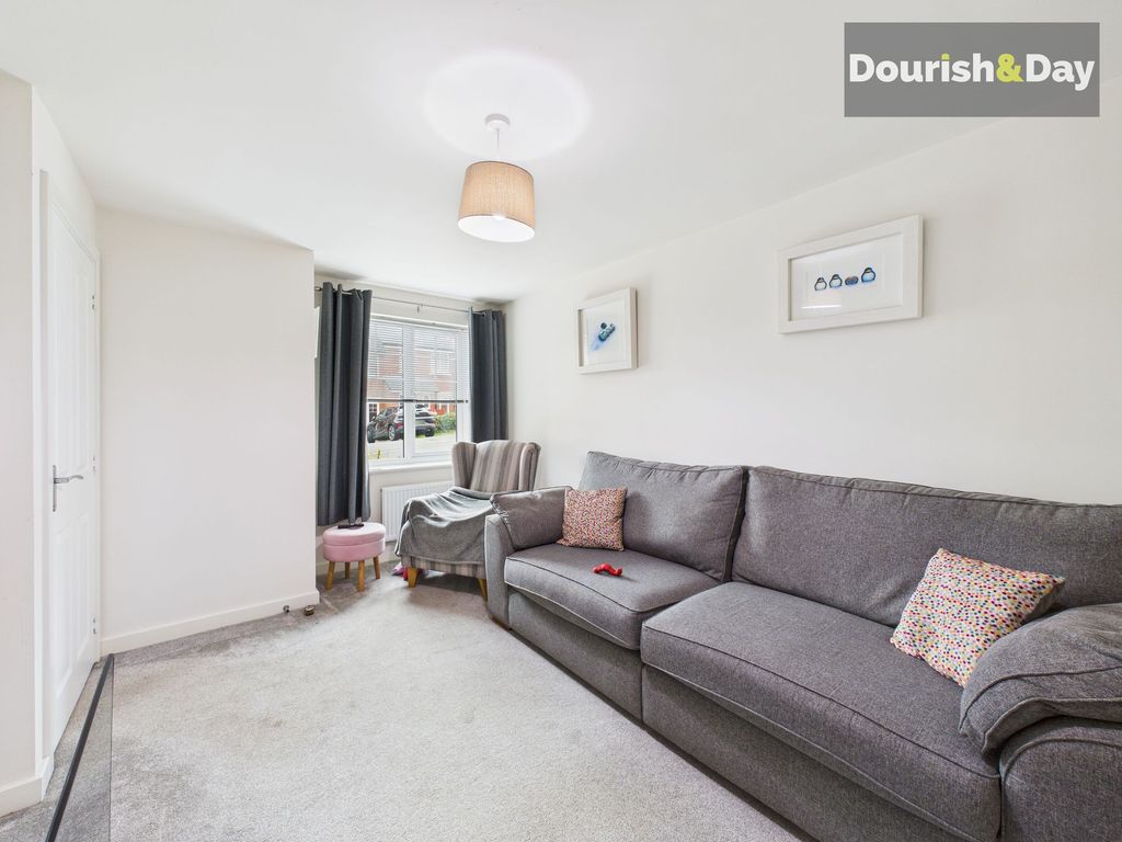 Property photo 2 of 11