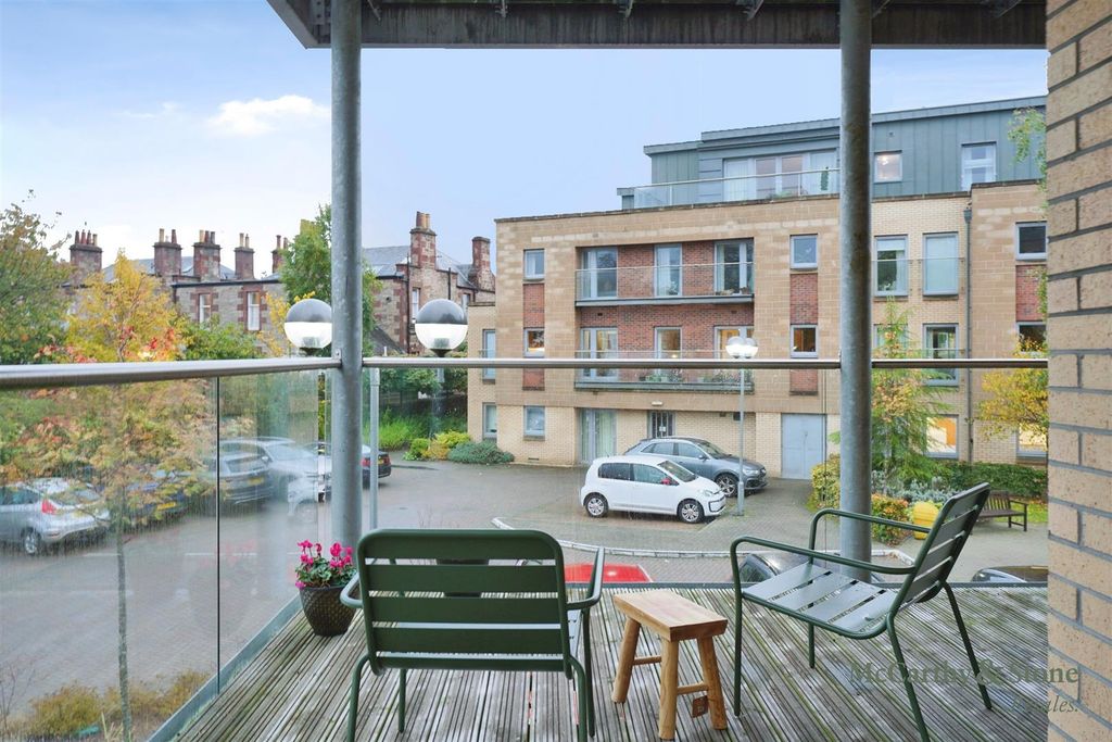 Property photo 3 of 25 Balcony33Lc.Jpg