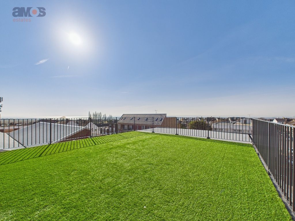 Property photo 1 of 18 4031871