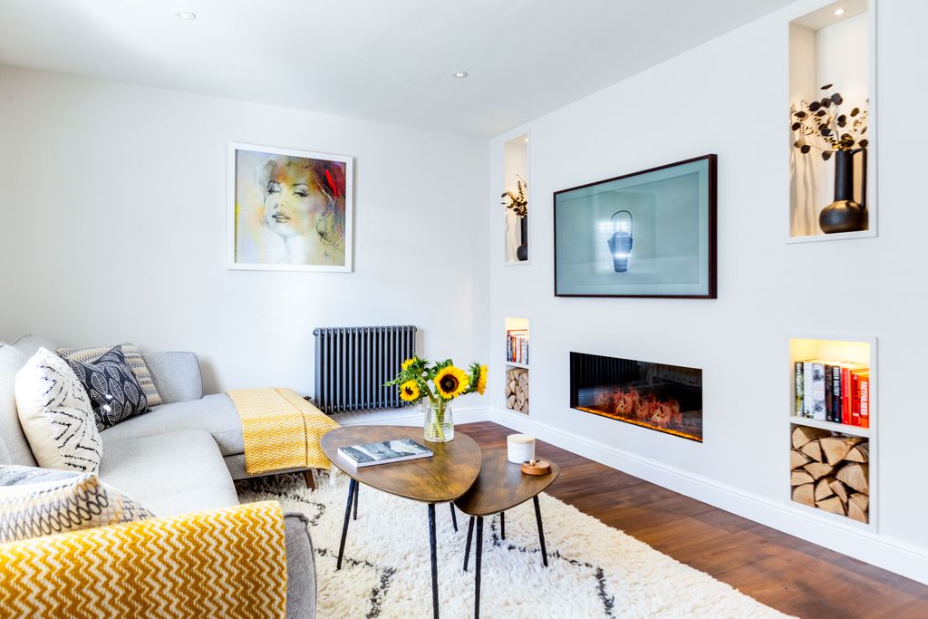 Property photo 3 of 24 Living Room