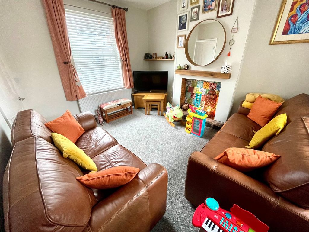 Property photo 3 of 17