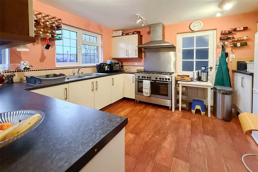 Property photo 3 of 27 Picture No. 38