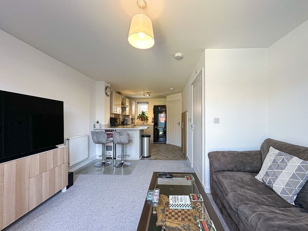 Property photo 2 of 17 4478163