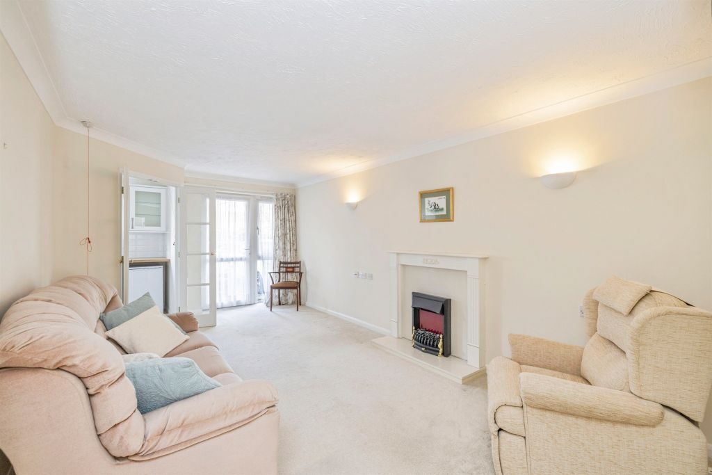 Property photo 3 of 12