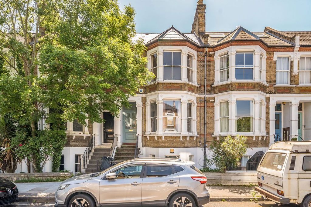 Property photo 1 of 11