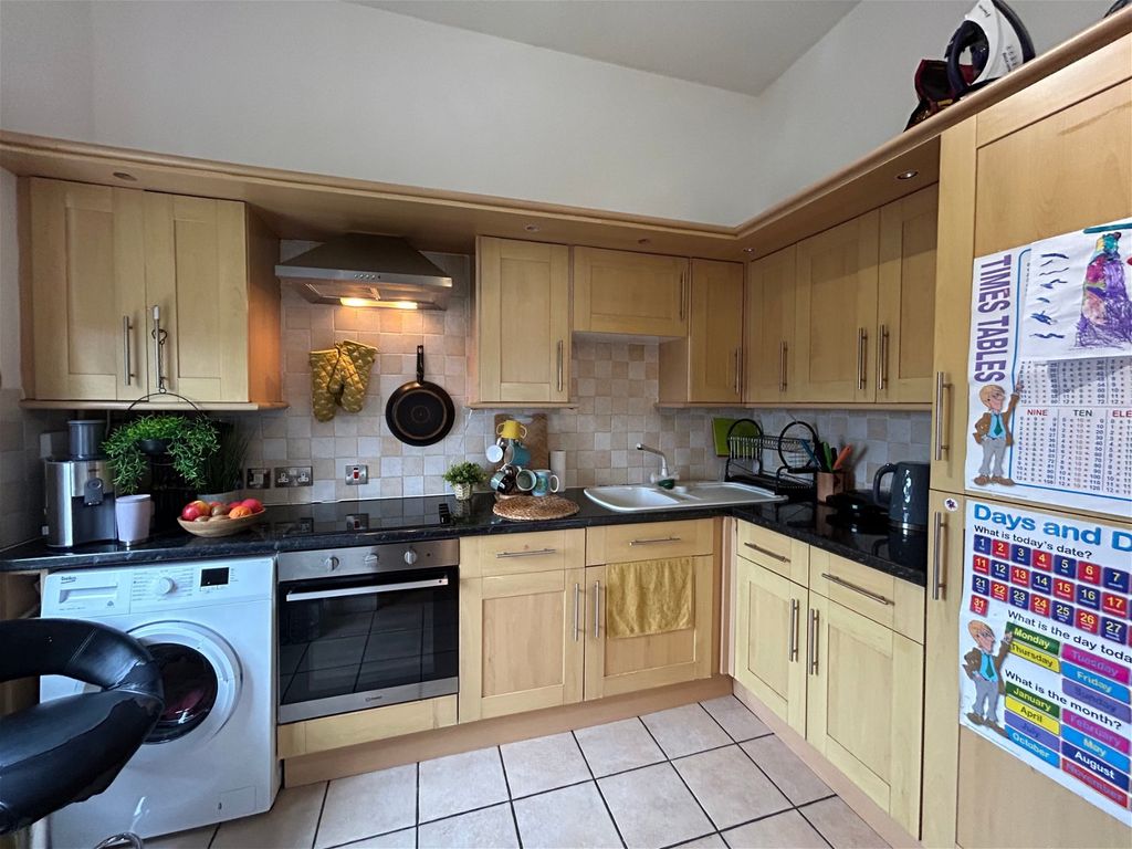 Property photo 3 of 16