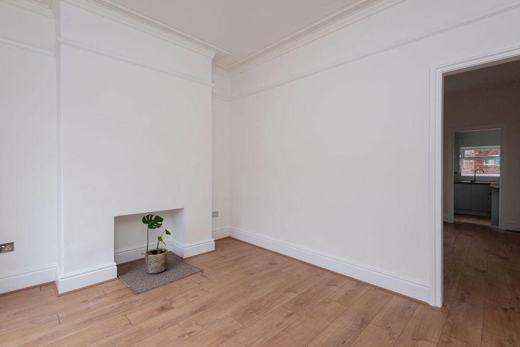 Property photo 2 of 23 Living Room