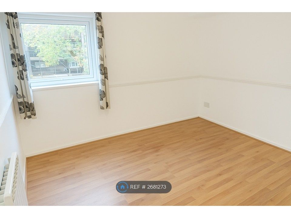 Property photo 3 of 14 Bedroom 1