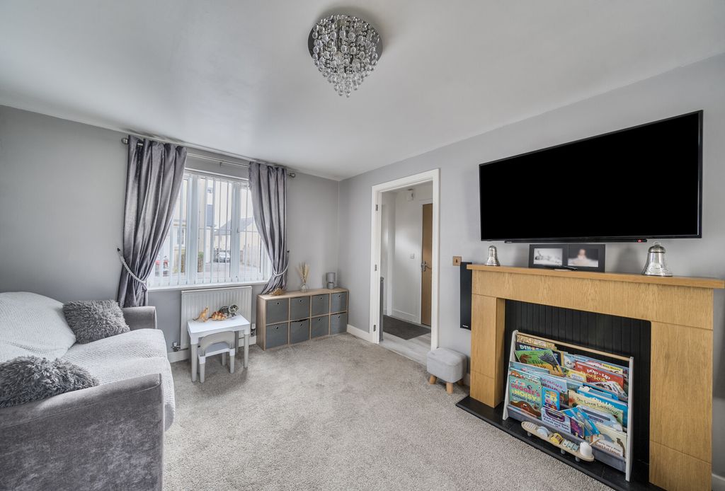 Property photo 2 of 22 1356456-13-68d3c2...