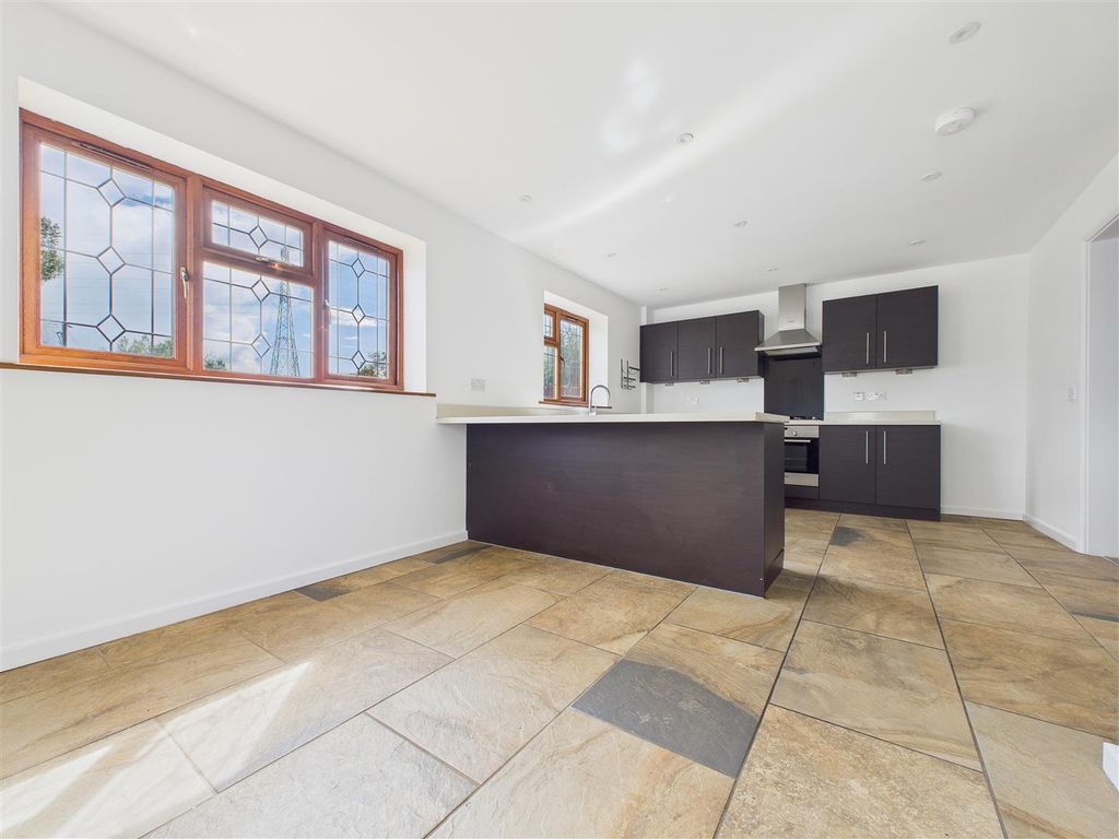 Property photo 3 of 38 Cam02453G0-Pr0155-Still003.Jpg