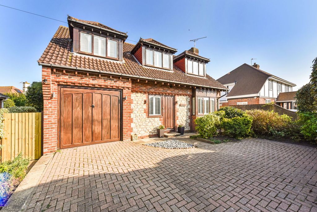 Property photo 1 of 32