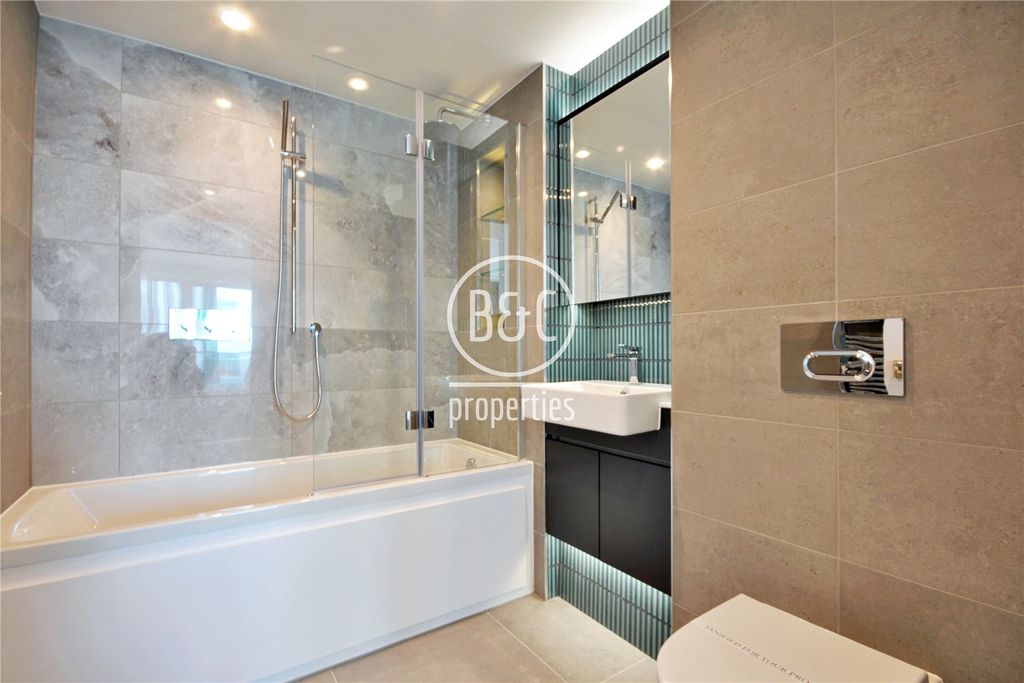 Property photo 3 of 12 Picture No. 02