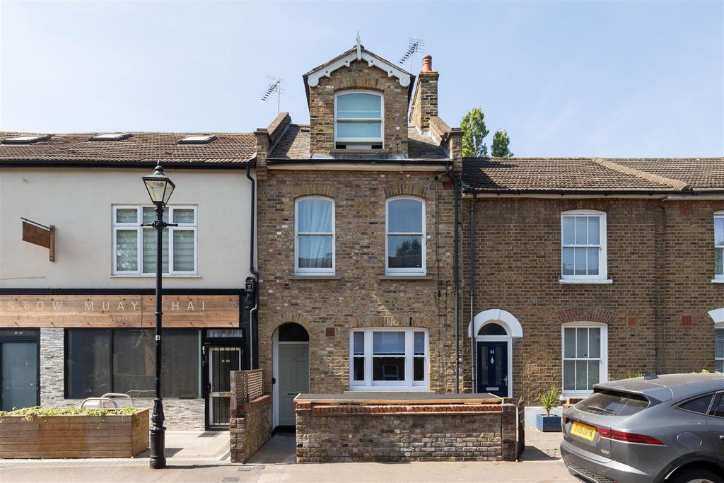 Property photo 1 of 27 Beulah Road, E17