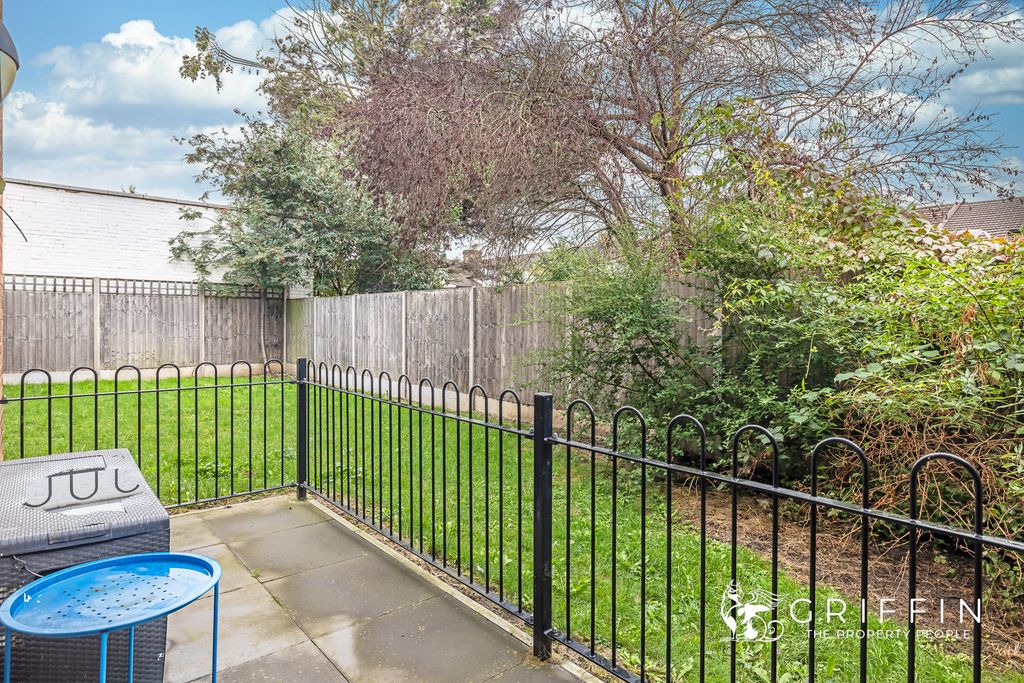 Property photo 2 of 11 04Agarden