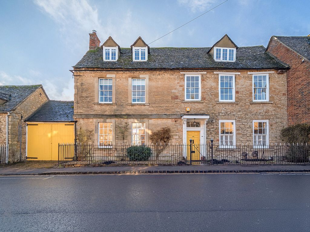 Property photo 3 of 45