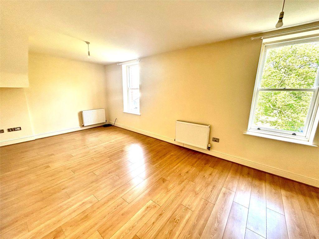 Property photo 3 of 8 Picture No. 01