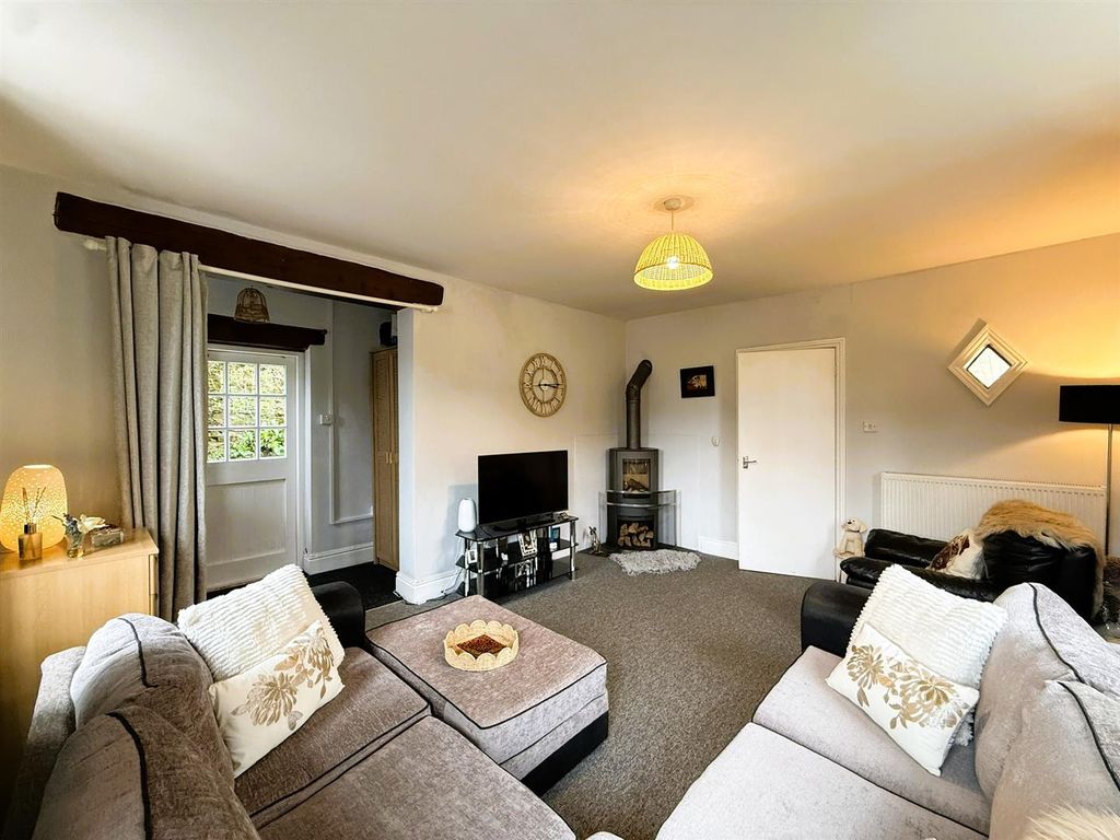 Property photo 3 of 11 Sitting Room