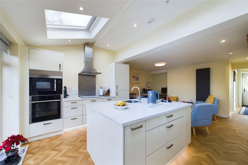 Property photo 2 of 11 Picture No. 20