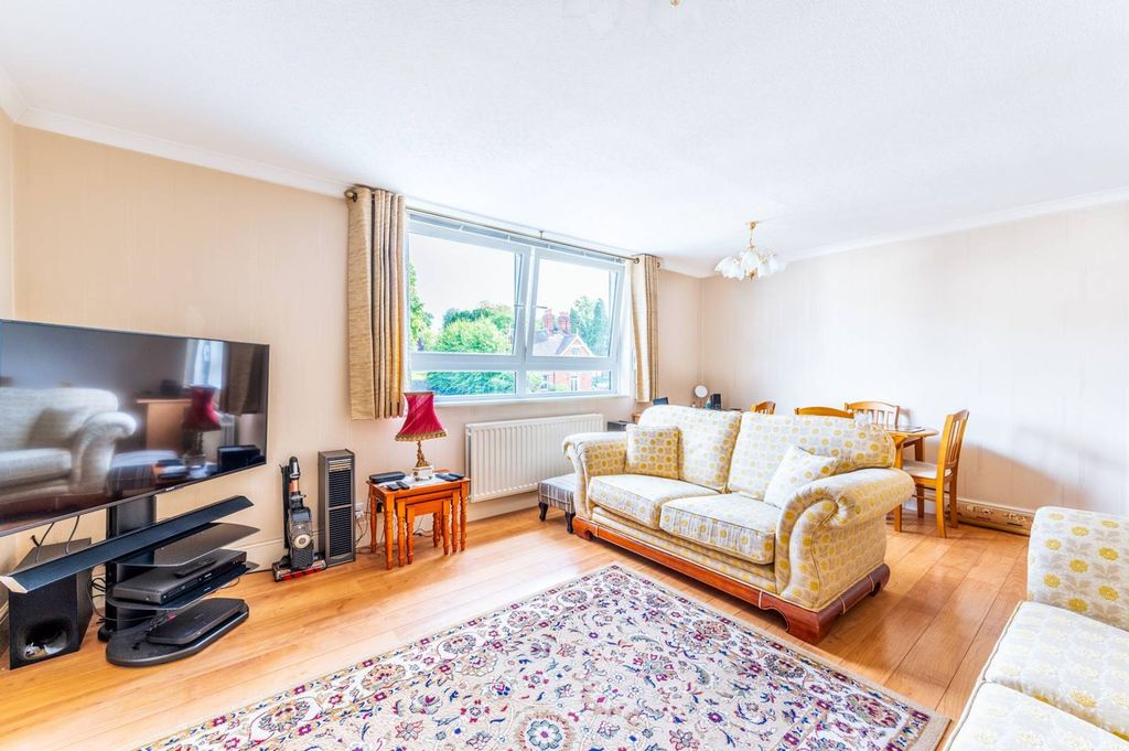 Property photo 2 of 8