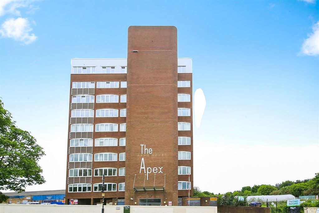 Property photo 1 of 2