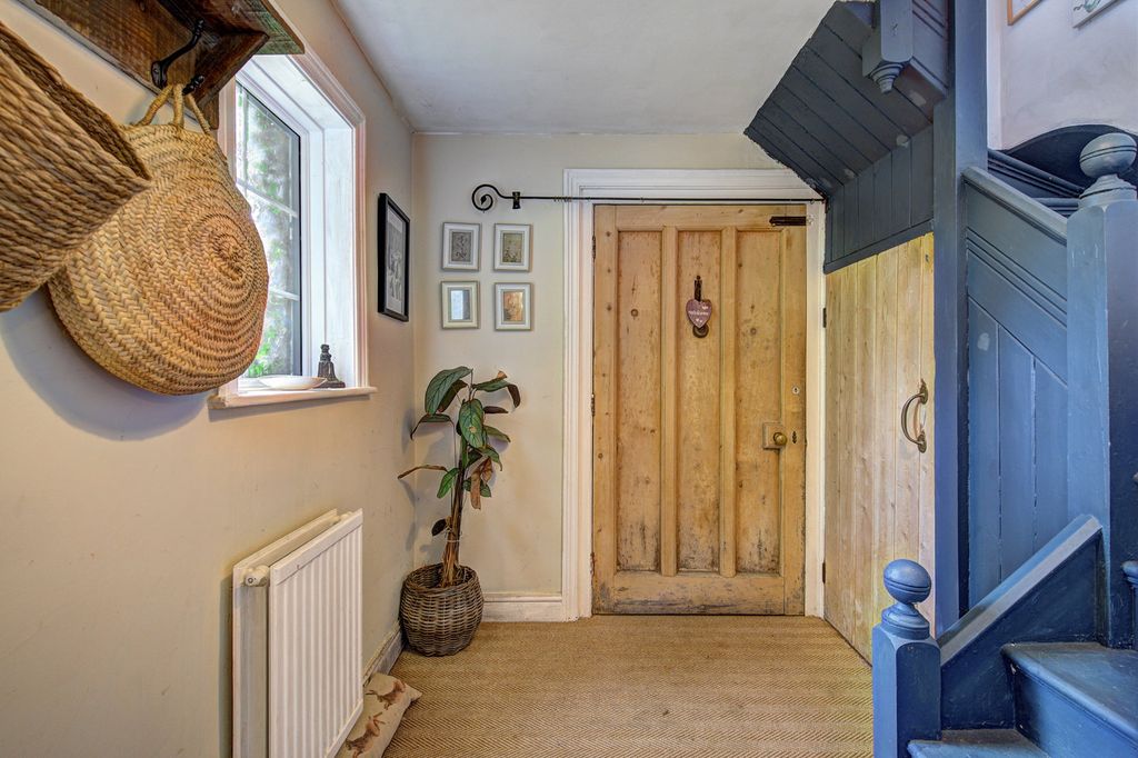 Property photo 3 of 24