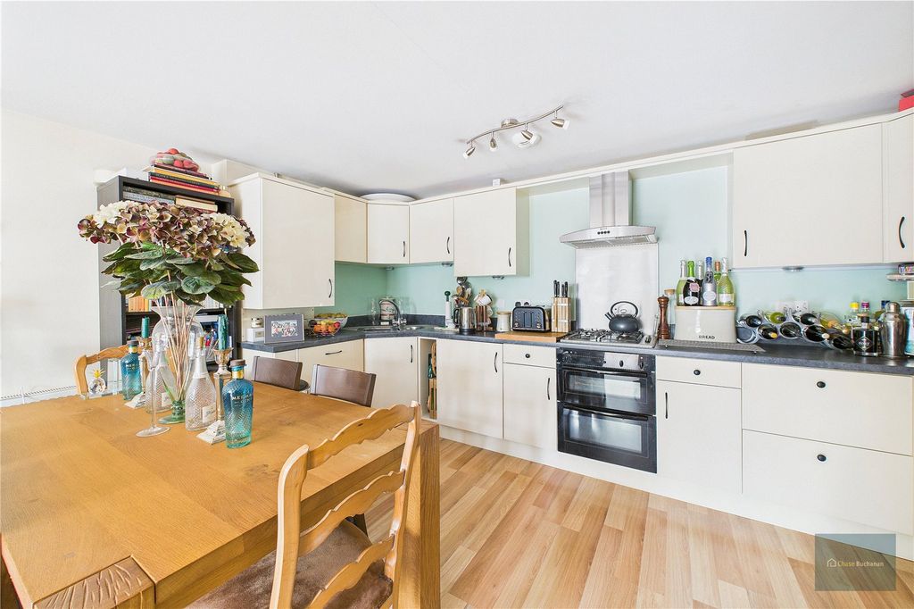 Property photo 3 of 8 Picture No. 02