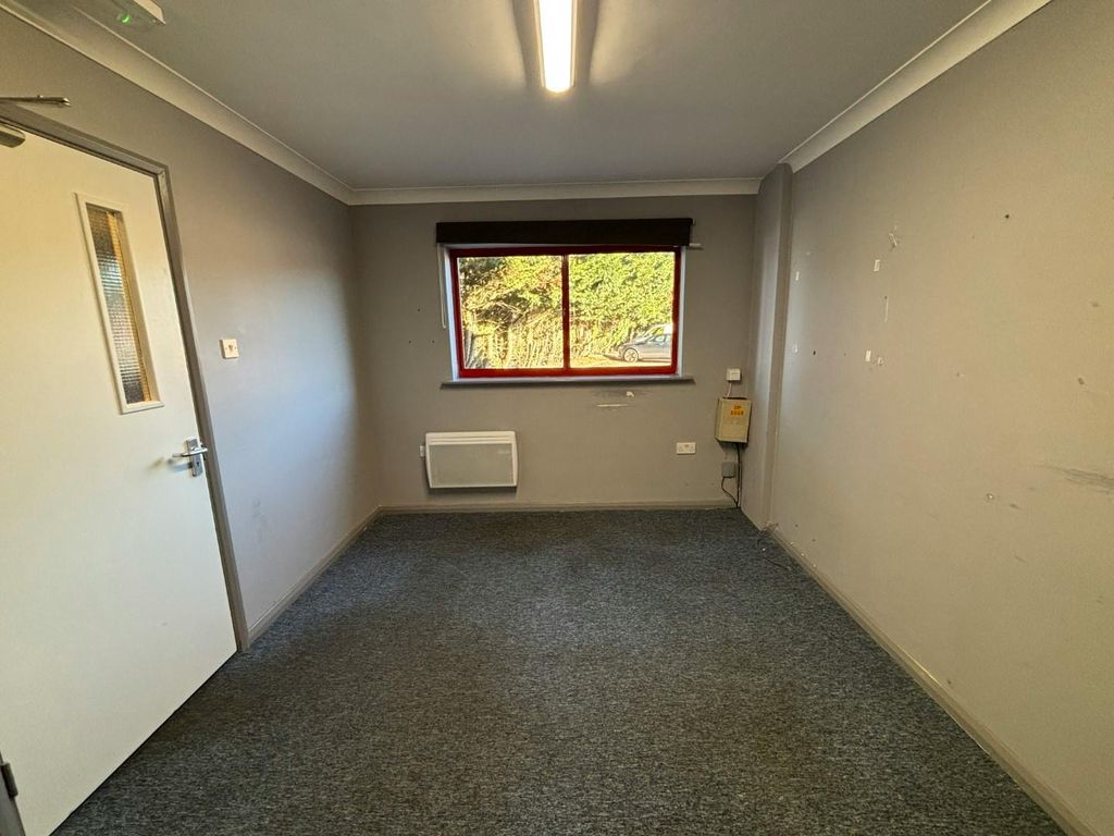 Property photo 3 of 5 Img_2366 Large.Jpg