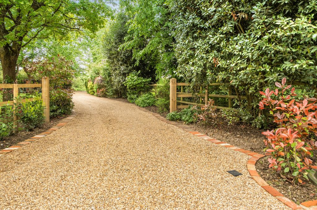Property photo 2 of 35 1463677-29-6A0ce1...