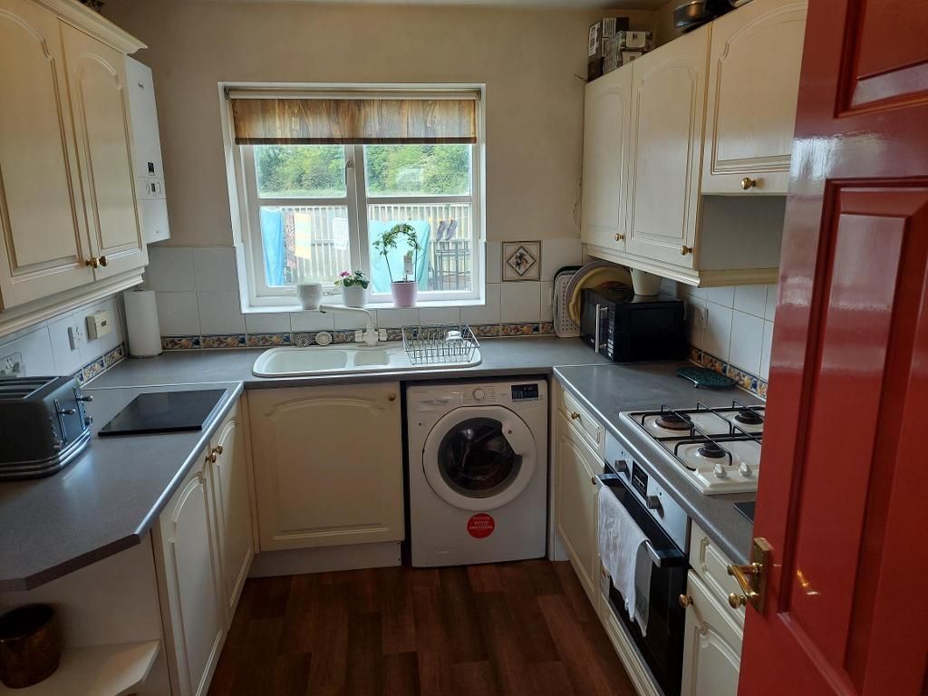 Property photo 3 of 13 Kitchen