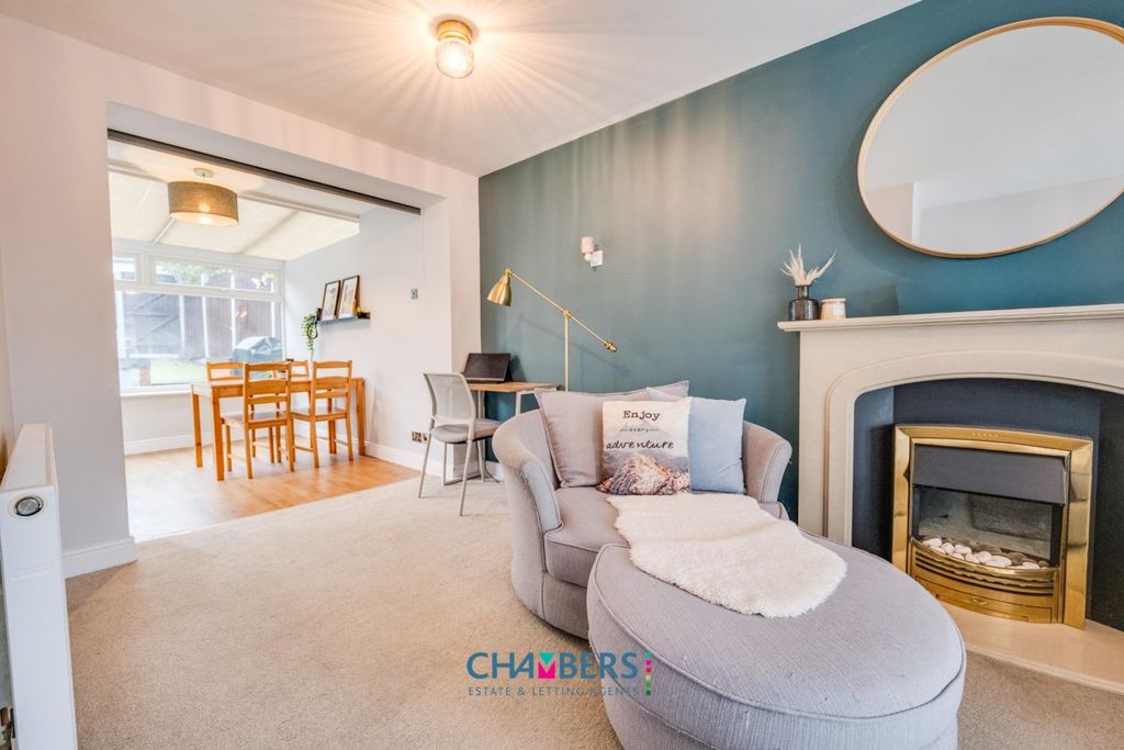 Property photo 2 of 19 Lounge